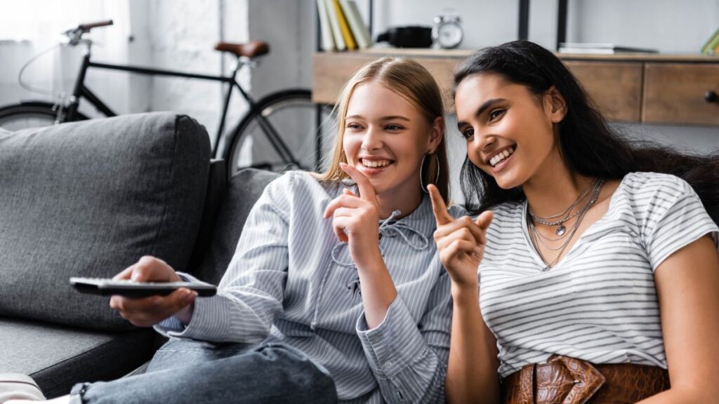 Save & Stream 21 Free TV Apps To Watch Your Favorite Shows