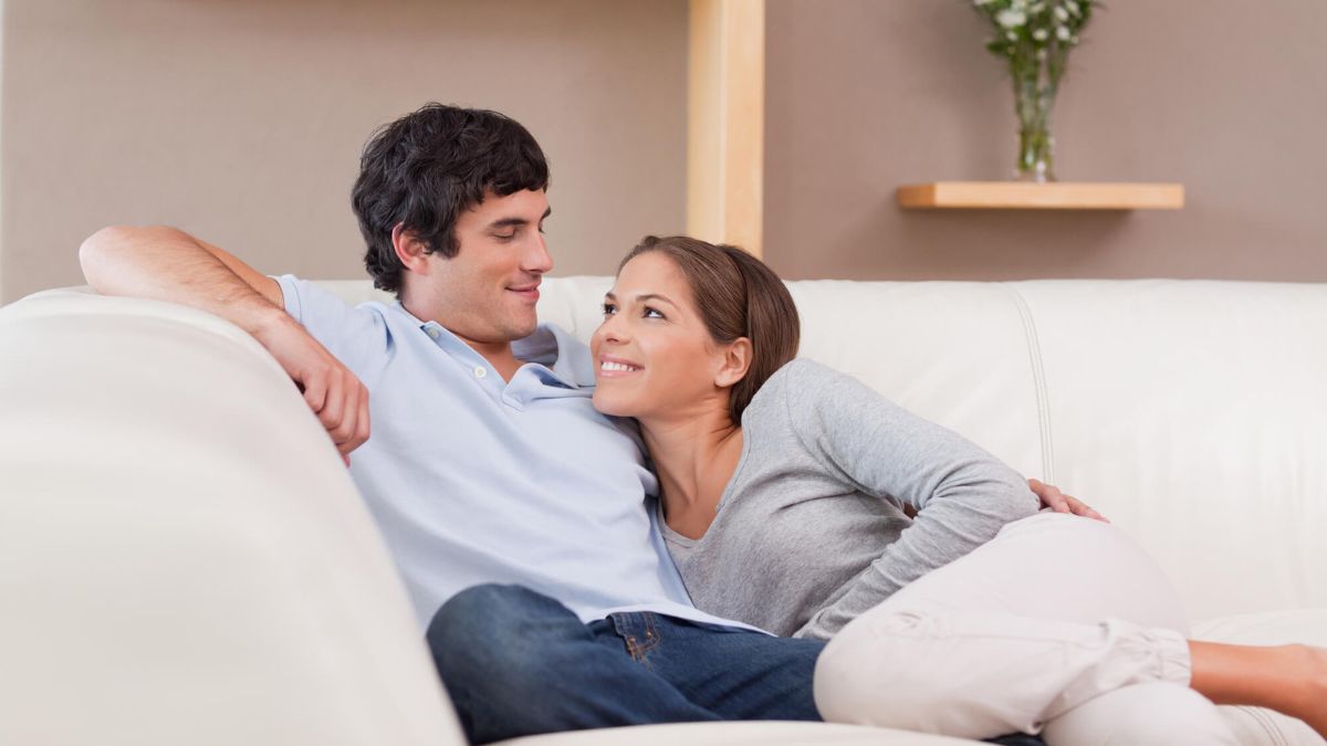 Couple On The Couch In Love MSN