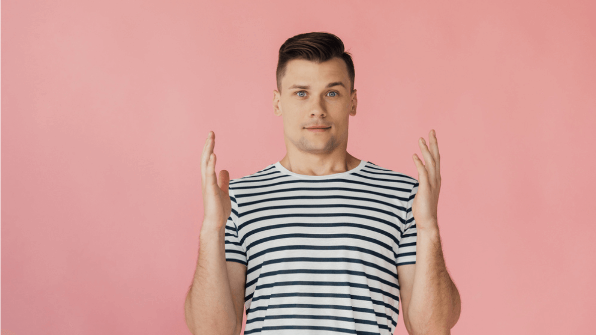 Man with his hands up - MSN