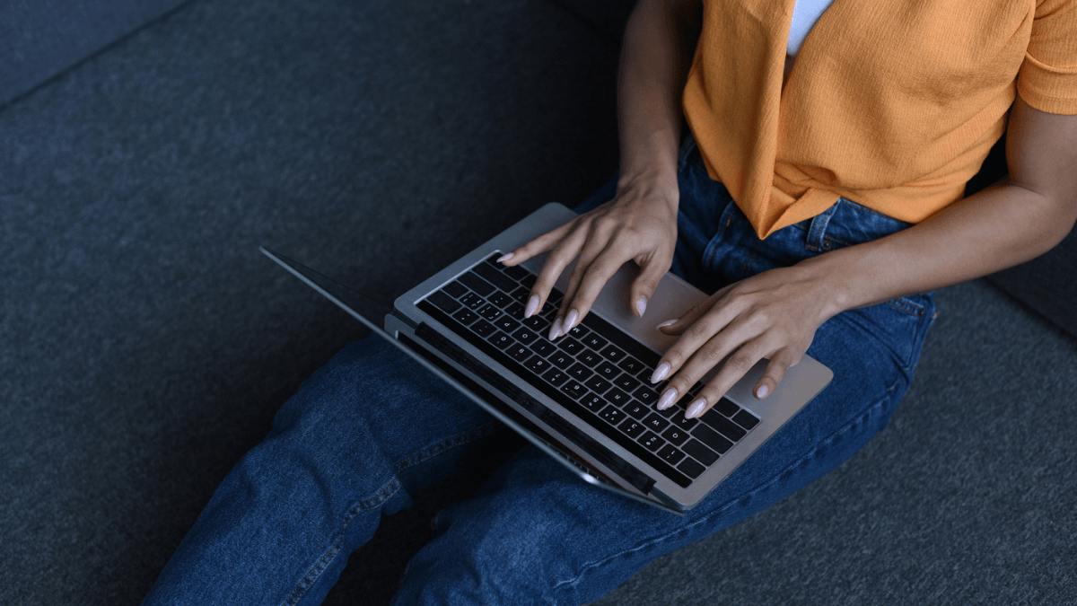 20 Exciting, Legit Jobs That Pay Daily [Online & Offline]