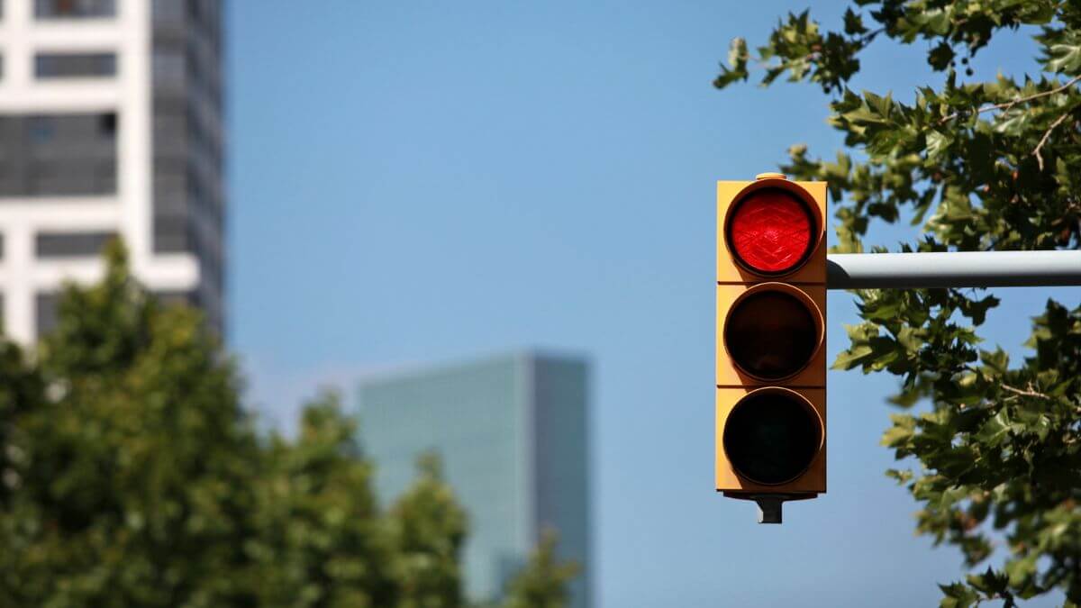 Red Traffic Light In The City MSN