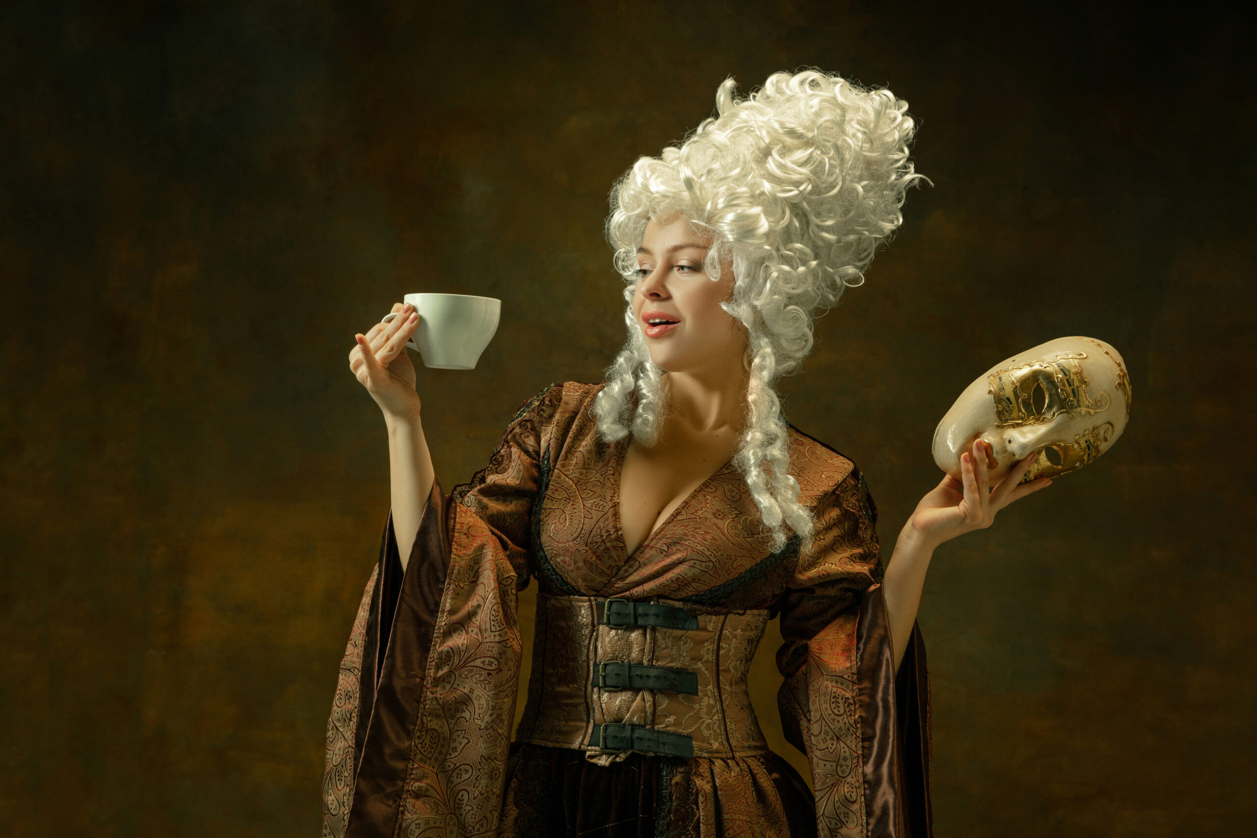 A medieval woman drinking a coffee MSN.