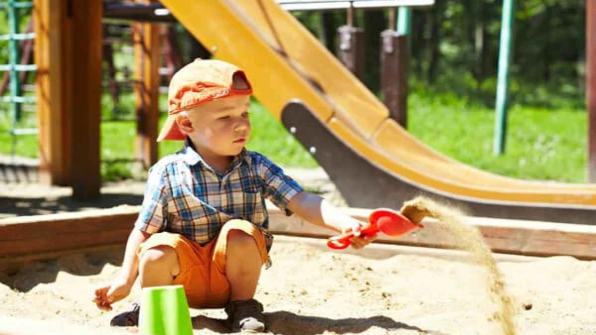 A child playing in the sand MSN.