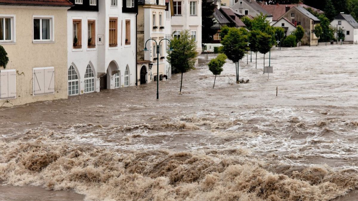 Flooded city MSN natural distaster flooding water