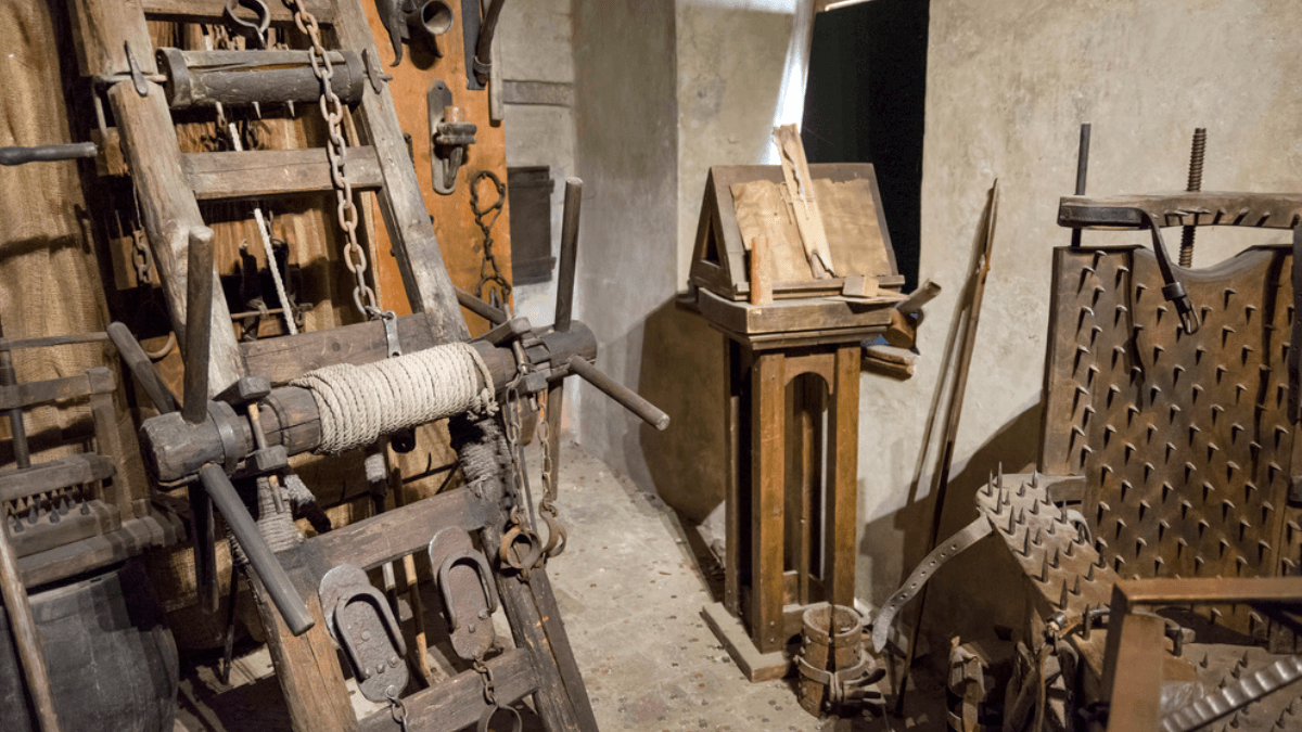 Medieval torture equipment MSN
