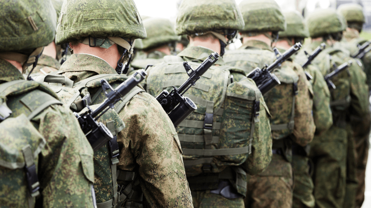 Soldiers in one line war fighting
