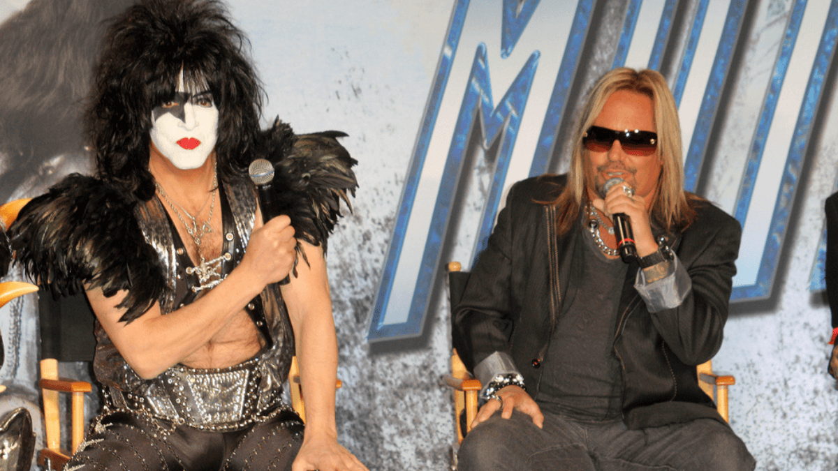 Vince Neil with Paul Stanley at a Press Conference MSN