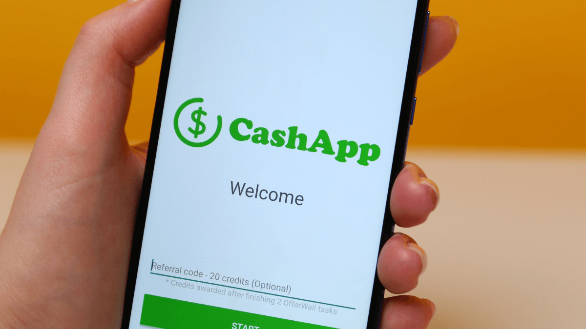 Cash app on the phone on hand MSN