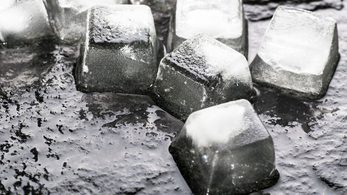 Cold Water and Ice Cubes Melting MSN