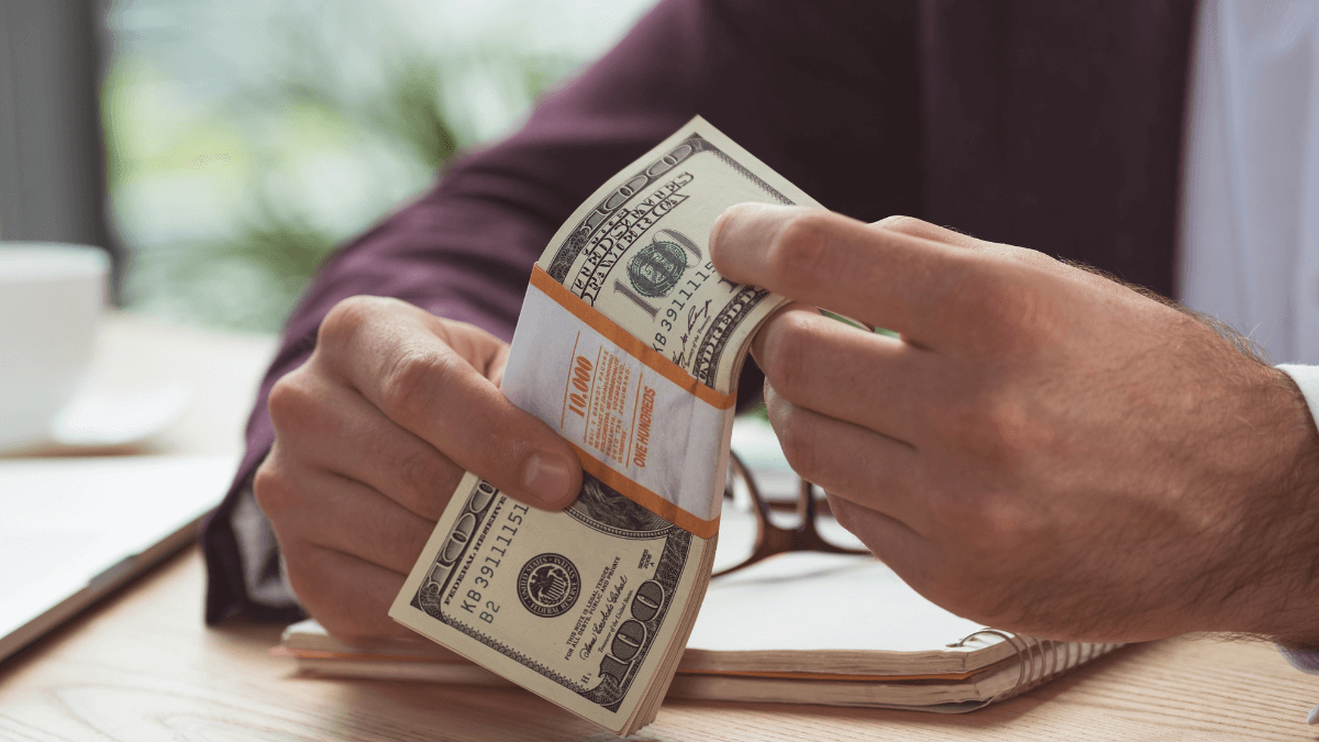 How to Invest $100 and Make $1000 a Day