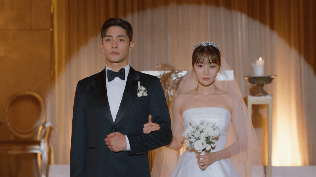 Jung Yoo-min and Sung Hoon in Perfect Marriage Revenge MSN