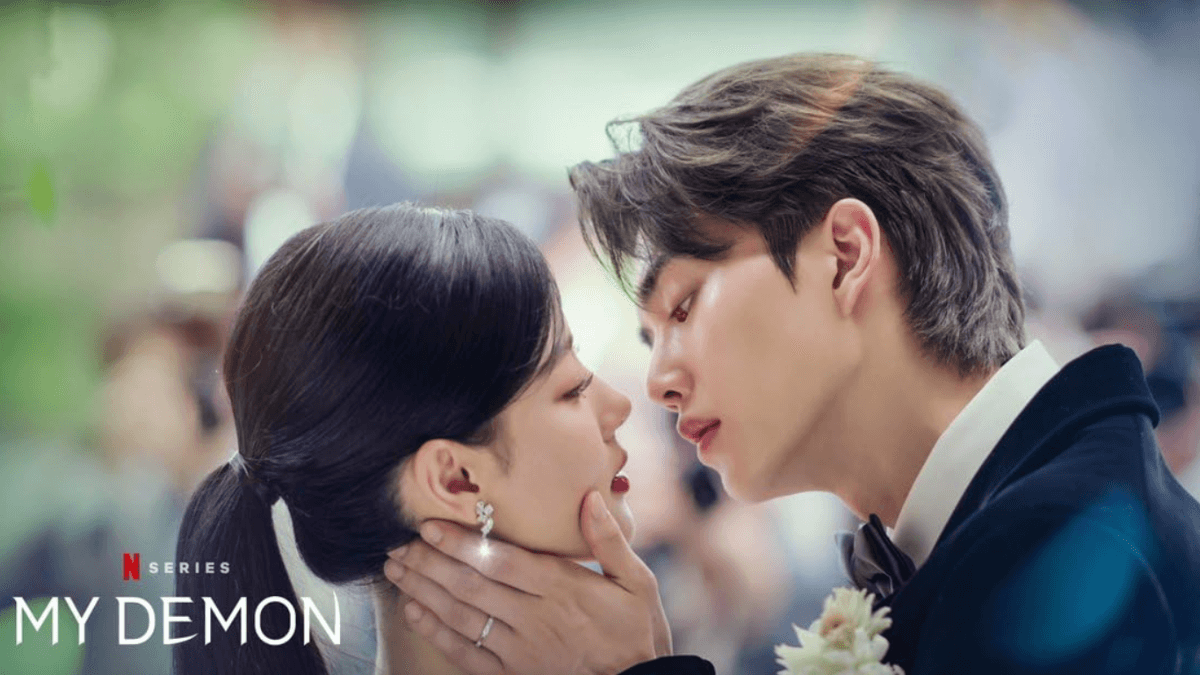 Kim Yoo-jung and Song Kang in My Demon MSN