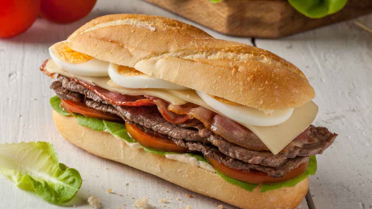 Chivito, een typisch broodje uit Uruguay MSN.