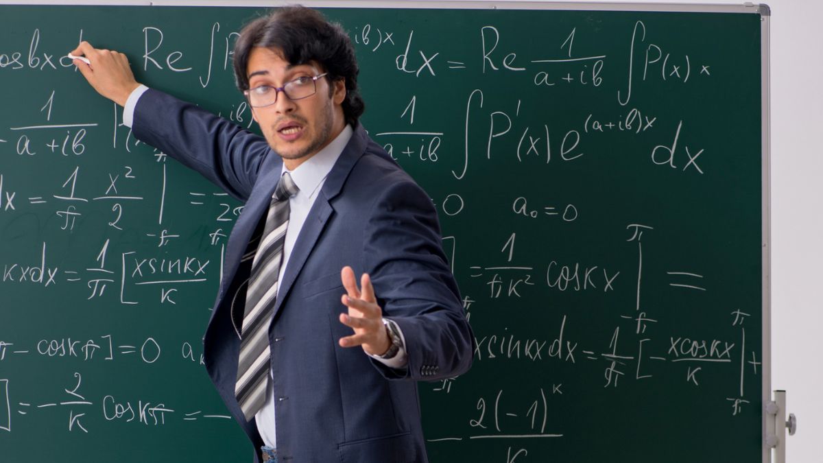 Math teacher explaining the math lesson MSN